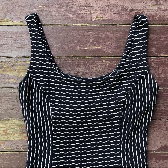Milly New York Maria Sleeveless Dress Size S Navy White Wavy Stripes Stretch - Picture 6 of 16
